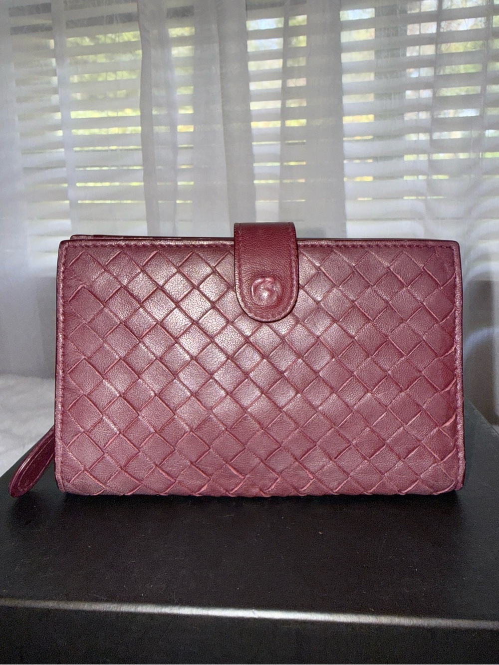 Bottega Veneta Leather Intrecciato Wallet - Burgundy